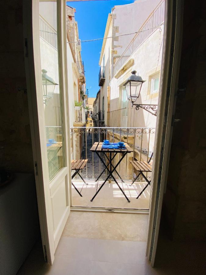 Residence Le Tre Grazie - Appartamento Talia Syracuse ภายนอก รูปภาพ